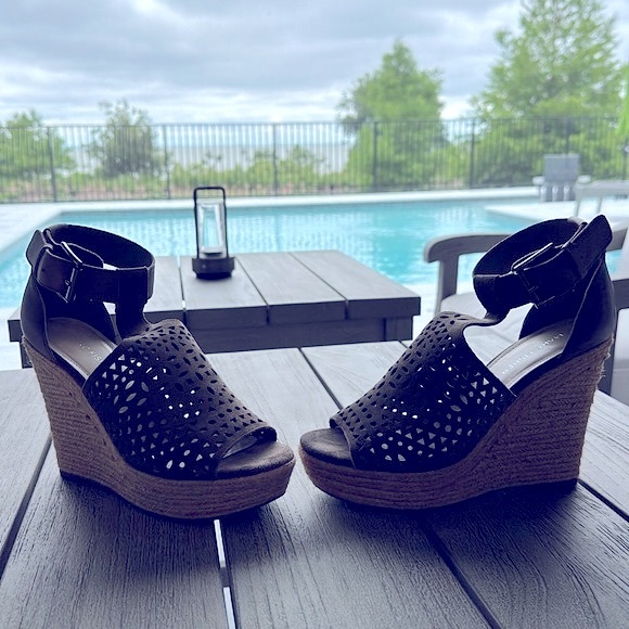 Marc Fisher wedge sandal - Picture 3 of 7